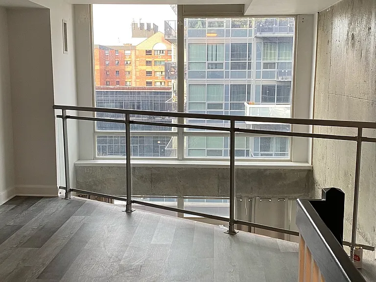 1029 King St W #622 — Photo 11