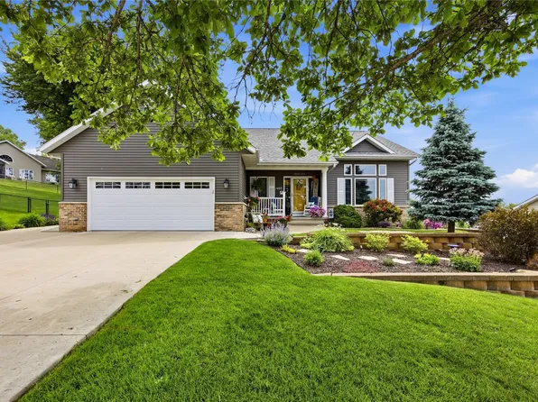 1403 Jackson Woods Ct NW, Cedar Rapids, IA 52405
