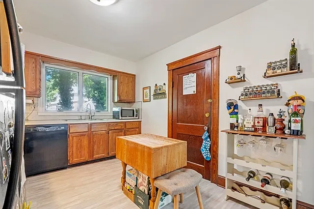 48 Chestnut St #2 — Photo 5