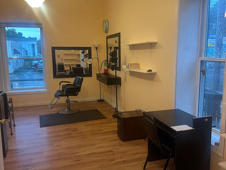 2 W Main St #1