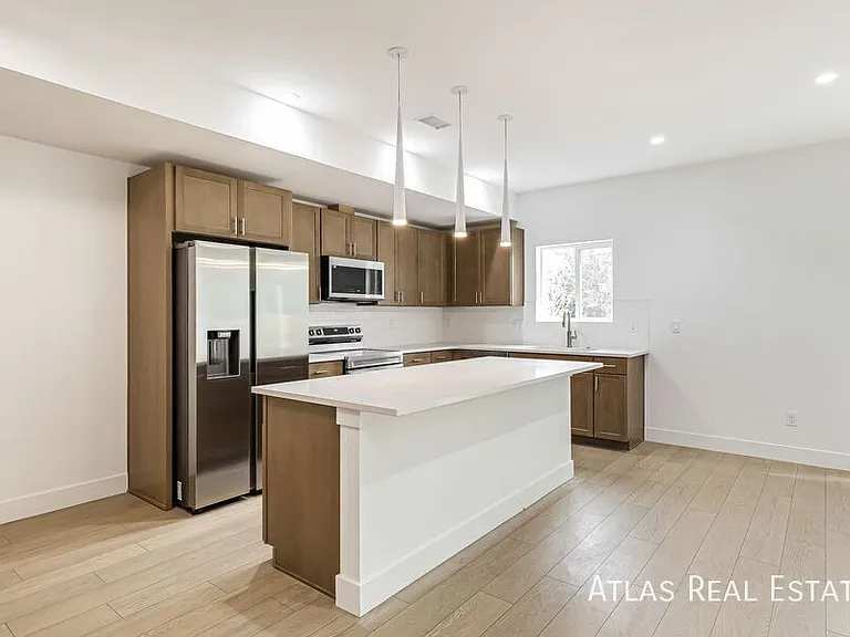 2740 W 2nd Ave — Photo 5