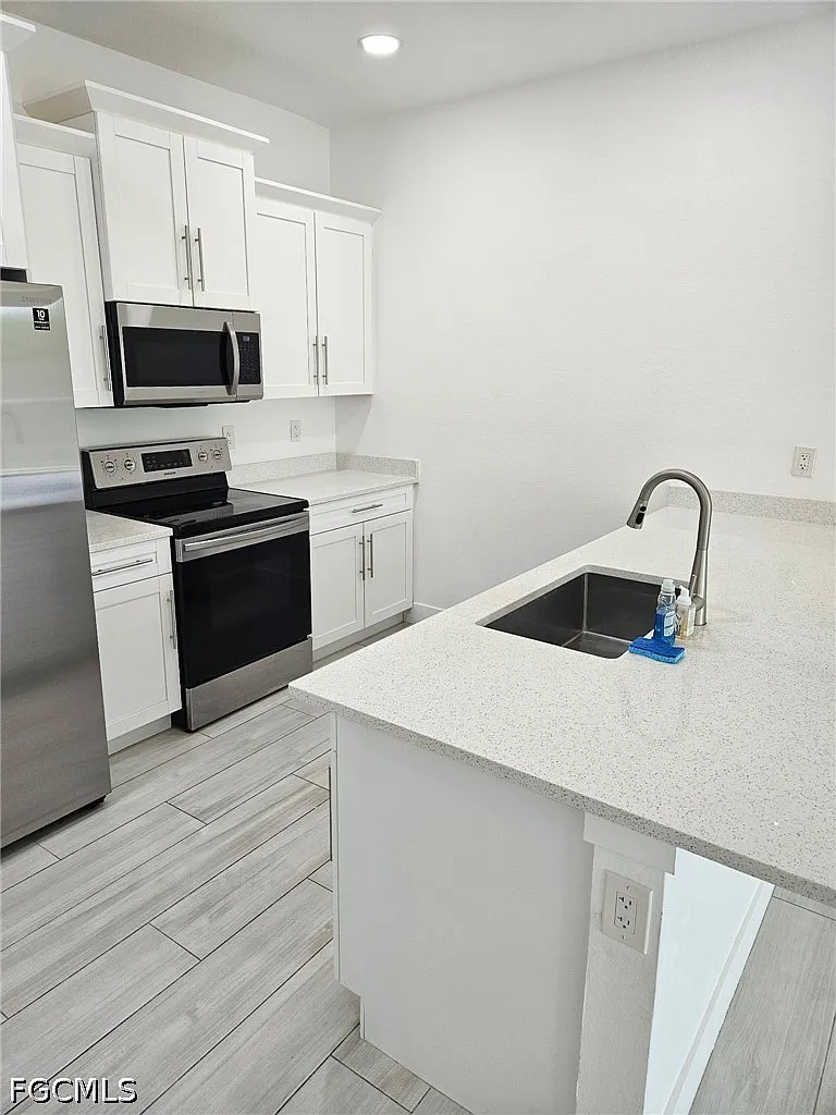 3 bed, 2.0 bath, 1170 sqft, $1,595 — Photo 3