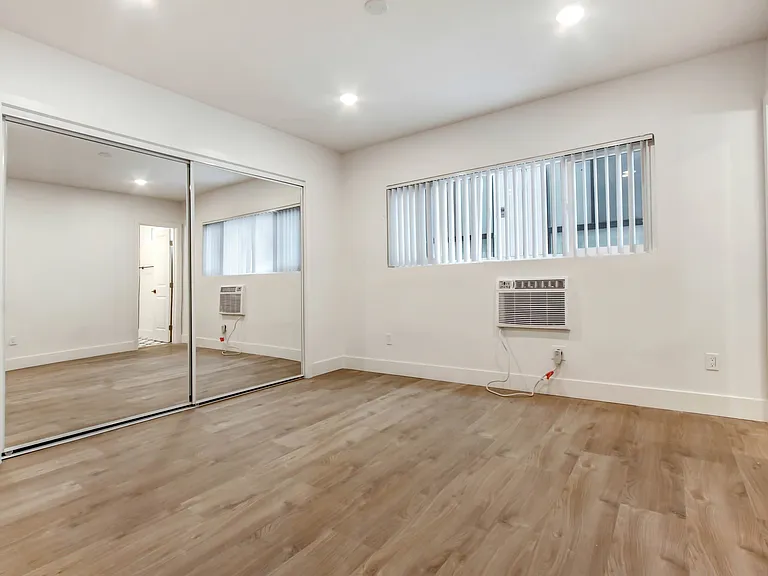 1333 N Martel — Photo 7