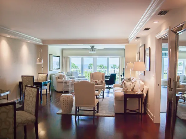 550 Beach Rd, Indian River Shores, FL 32963