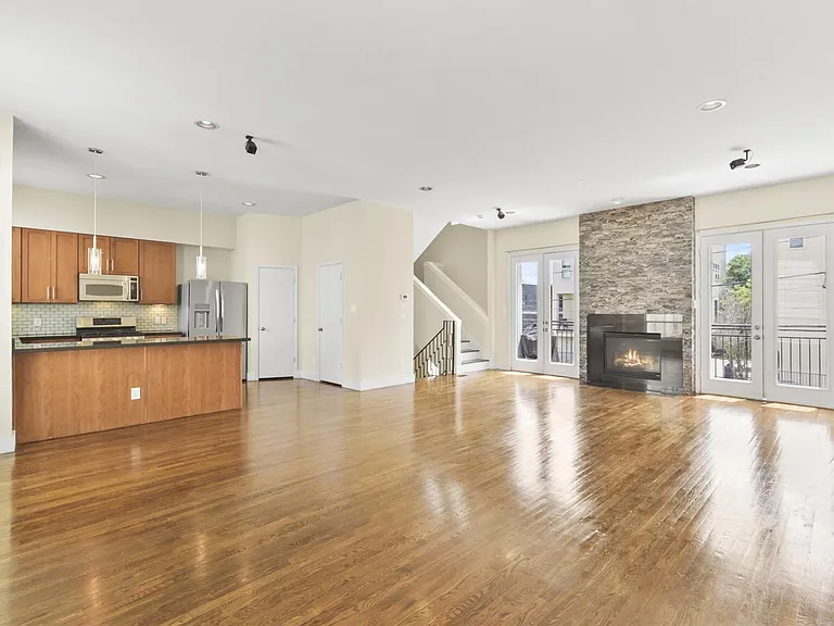 901 Roy St — Photo 11