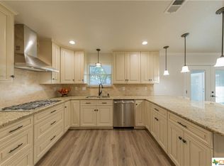 1924 Round Table, New Braunfels, TX 78130
