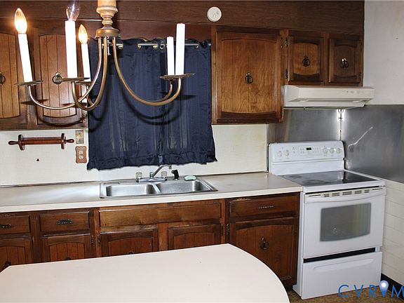 5th image of 6221 Sturgeon Point Rd