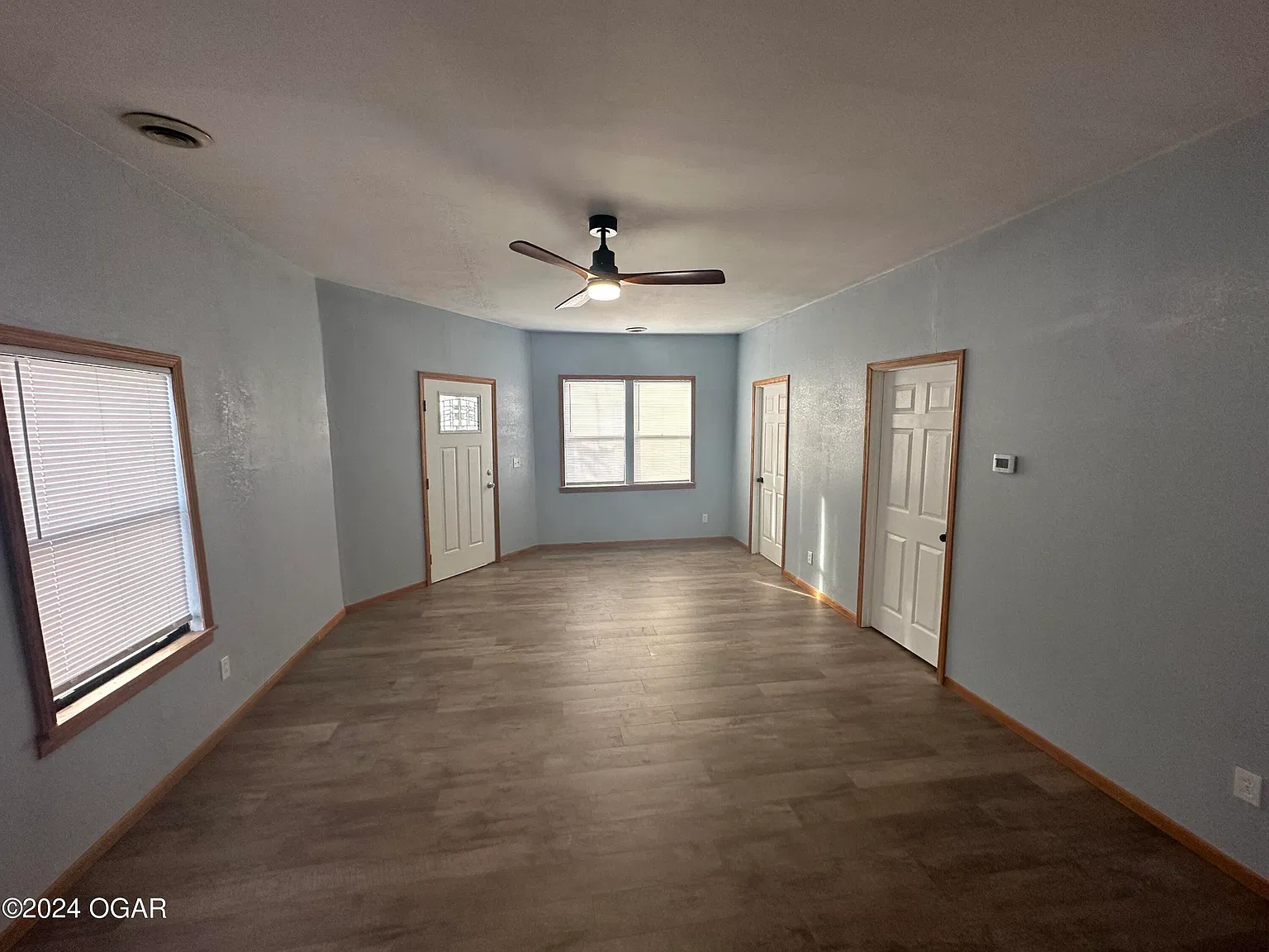 3 bed, 1.0 bath, 1112 sqft, $1,200 — Photo 4
