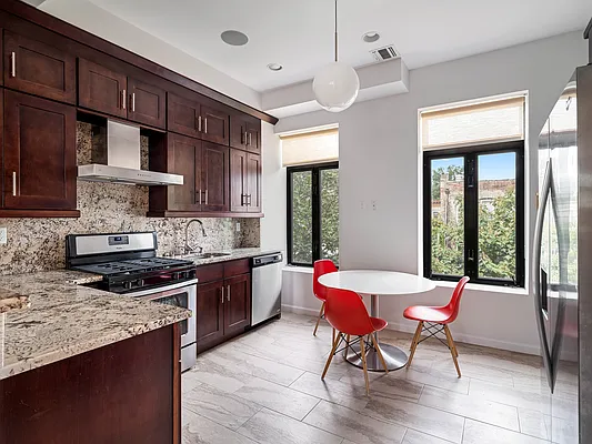 Rented by Compass | media 11