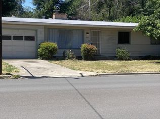 424 Willamette Ave, Medford, OR