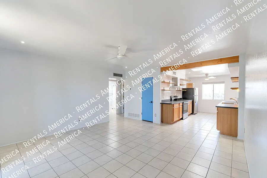 Miramonte-Single story 2 bedroom condo with Garage!! — Photo 2