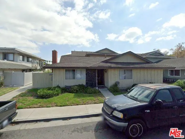 17082 Evergreen Cir, Huntington Beach, CA 92647