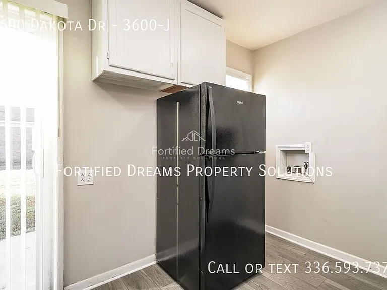3600 Dakota Dr #J — Photo 10