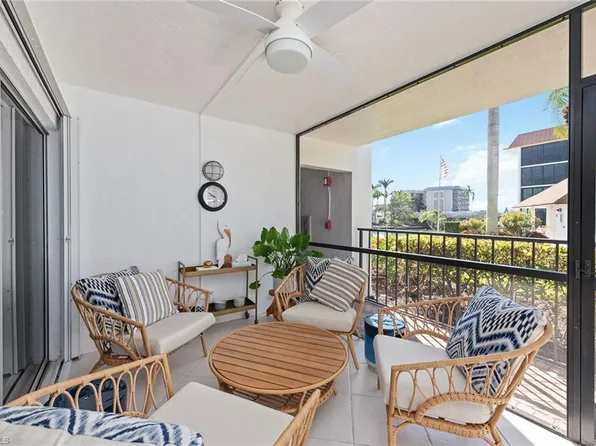 2900 Gulf Shore BLVD N #102, NAPLES, FL 34103