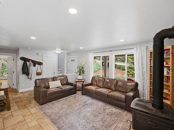 5th image of 94134 Vanelsberg Ln