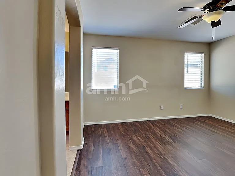 7202 S 45th Ave — Photo 8