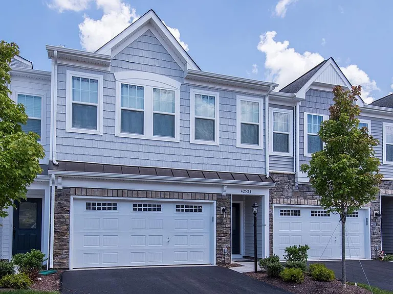 42524 Benfold Sq — Photo 6