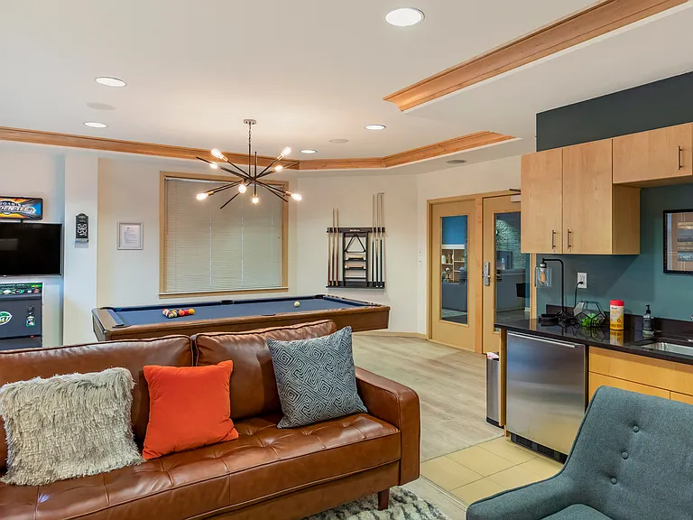 The Enclave Luxury Apartments — Photo 25