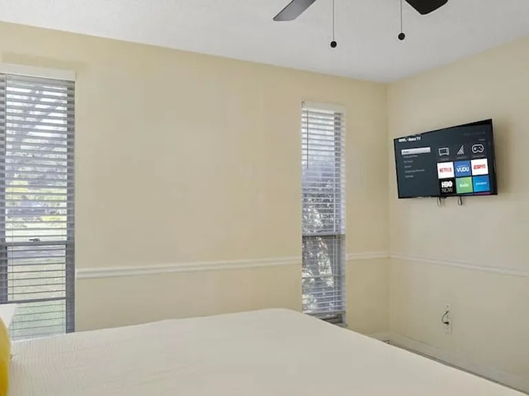 1516 S Trask St — Photo 14