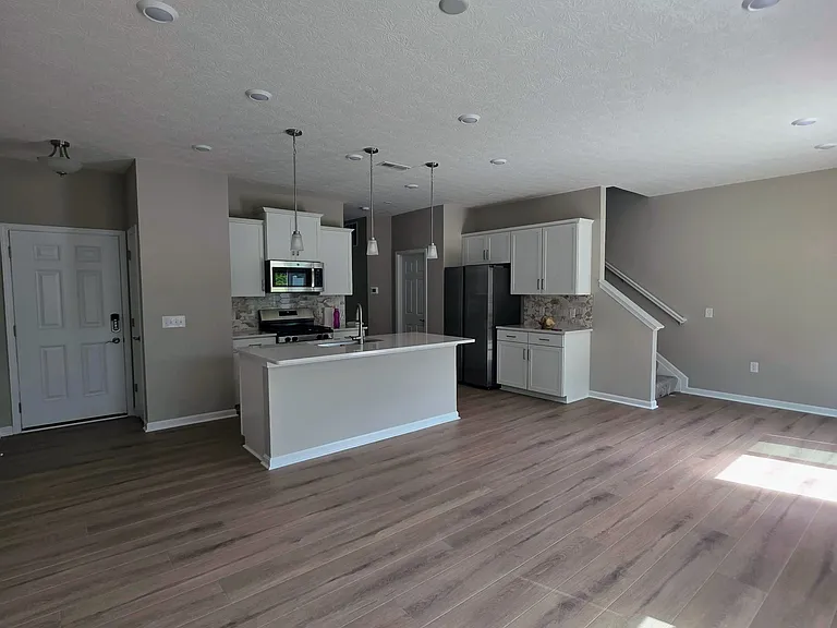 7235 Grandway Dr — Photo 6