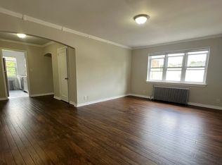 28 Linden St APT 2, Great Neck, NY 11021