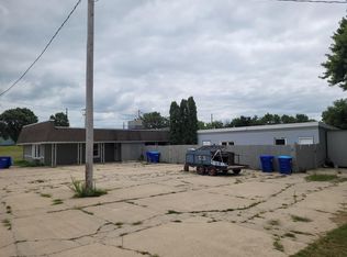 400 S Frederick Ave, Oelwein, IA 50662