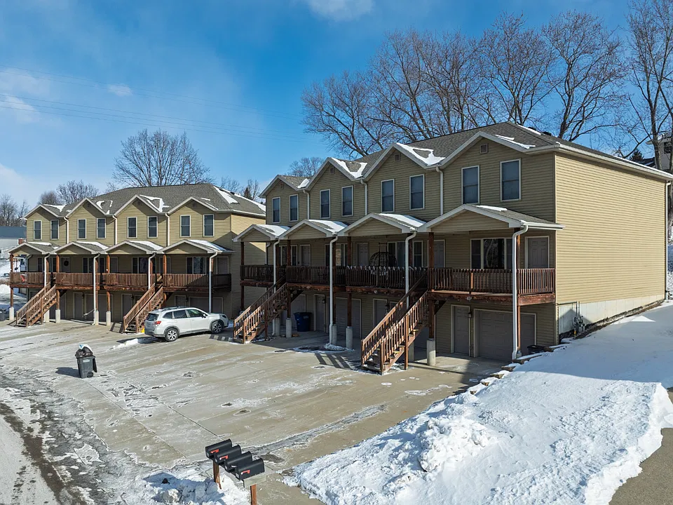 819 Hawkeye Dr
