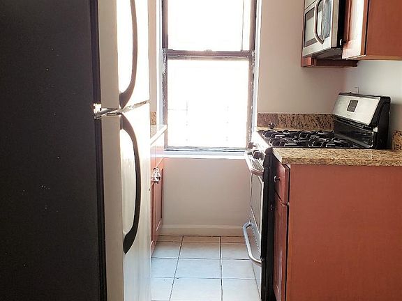 3rd image of 10243 Corona Ave APT L3d