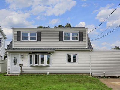 11 Spruce Ln, Parlin, NJ, 08859
