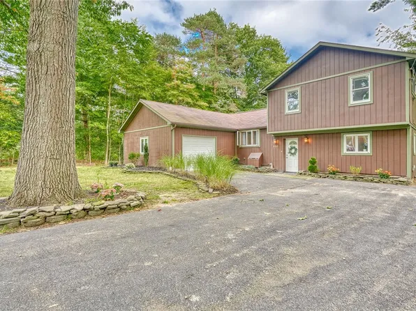 536 Vosburg Rd, Webster, NY 14580