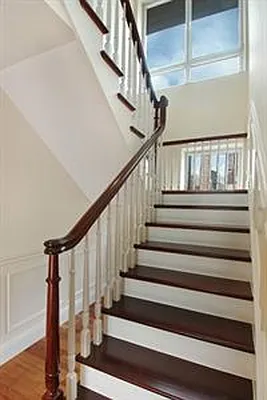 Rented by Beekman Regent Leasing  | media 30