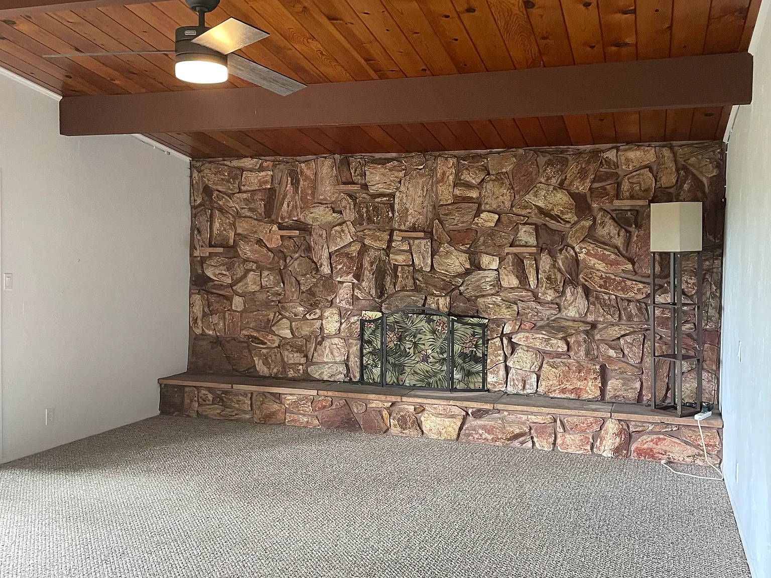 3 bed, 1800 sqft, $2,400 — Photo 2