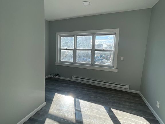 4th image of 588 Newark Ave #1