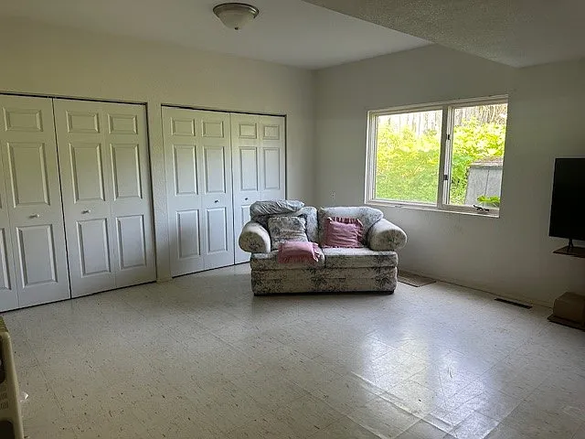 Extra large room downstairs for super large bedroom or another area for family time.
