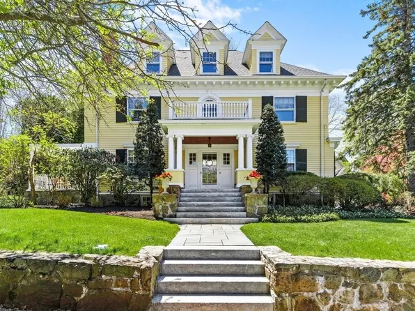 7 Cliff St, Winchester, MA 01890