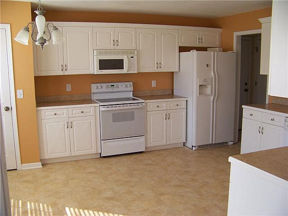 2nd image of 3328 Sunny Slope Dr