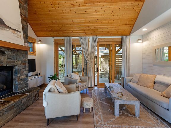 5th image of 502 Hornby Pl