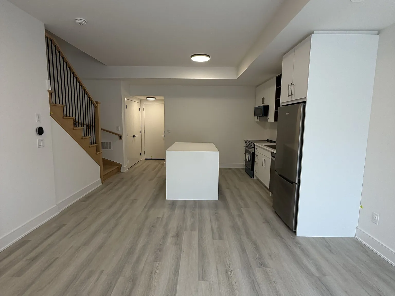 1 bed, $2,000 — Photo 3
