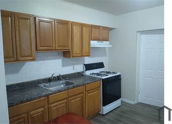 1740 N Wilton St — Photo 5