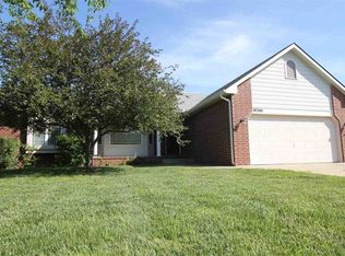 10240 E Skinner Ct, Wichita, KS 67207