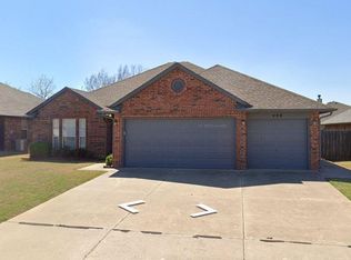 400 Amanda Dr, Yukon, OK 73099