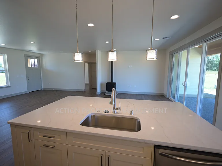 114 Turner Pl — Photo 12