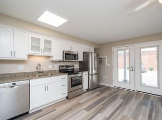 199 6th St APT 13, Coralville, IA 52241