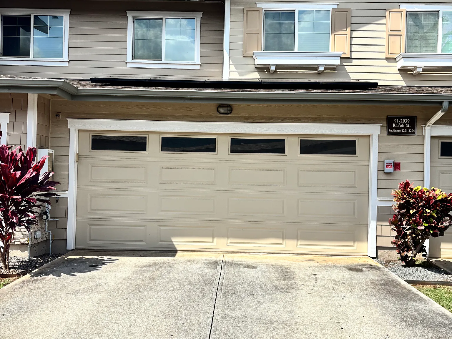 3 bed, 2.5 bath, 1105 sqft, $4,295 — Photo 2