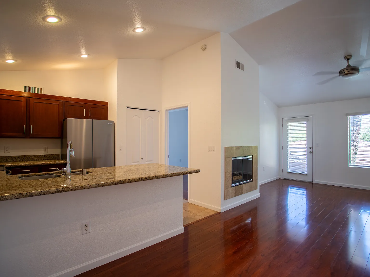 2 bed, 1204 sqft, $2,800 — Photo 2