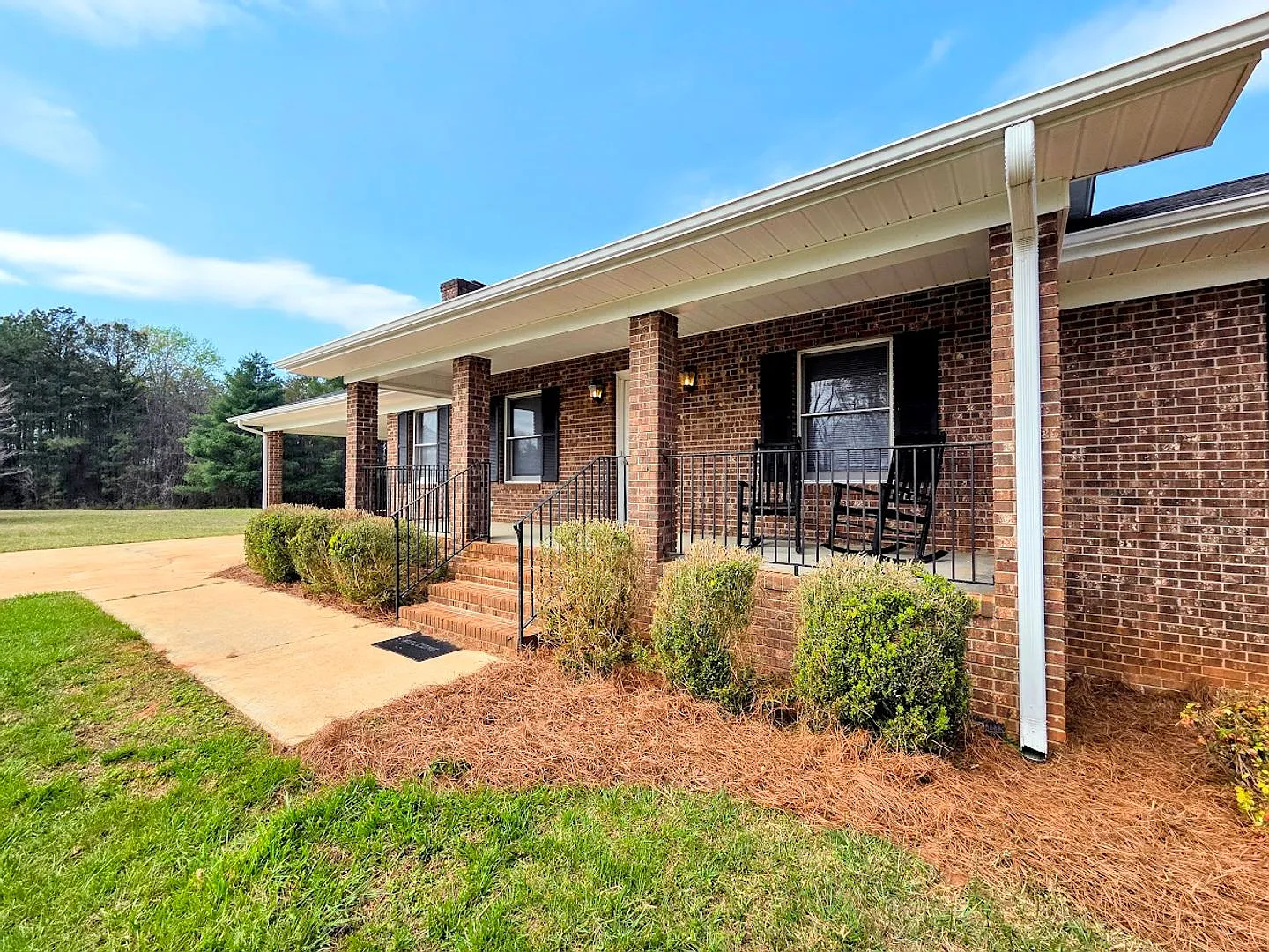 3 Bedroom Brick Home Easley, SC — Photo 2