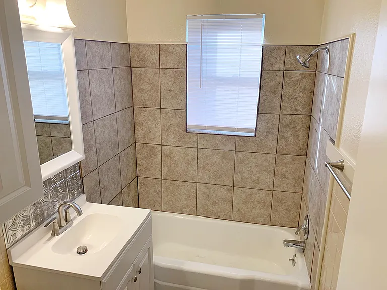 1146 E Alice St — Photo 13