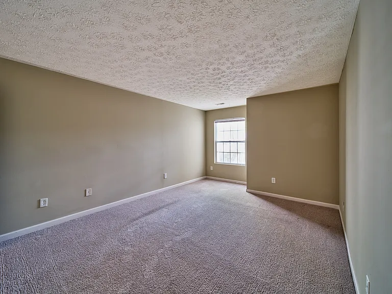 Fairway Park Apartments — Photo 18