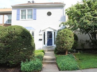 7824 Heatherton Ln, Potomac, MD 20854