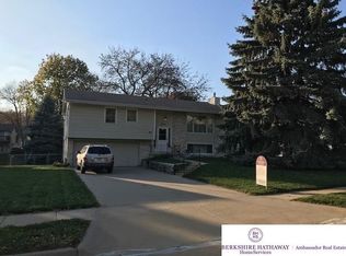2624 N 98th St, Omaha, NE 68134